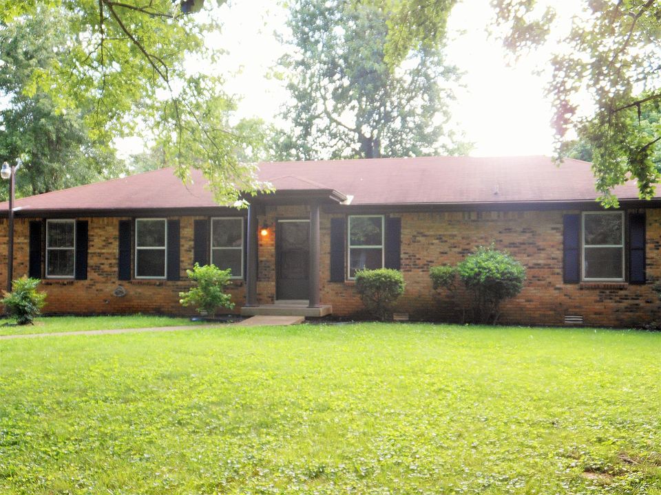 2nd image of 113 James Dr