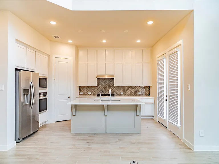 6526 Bramble Cove Ln — Photo 7