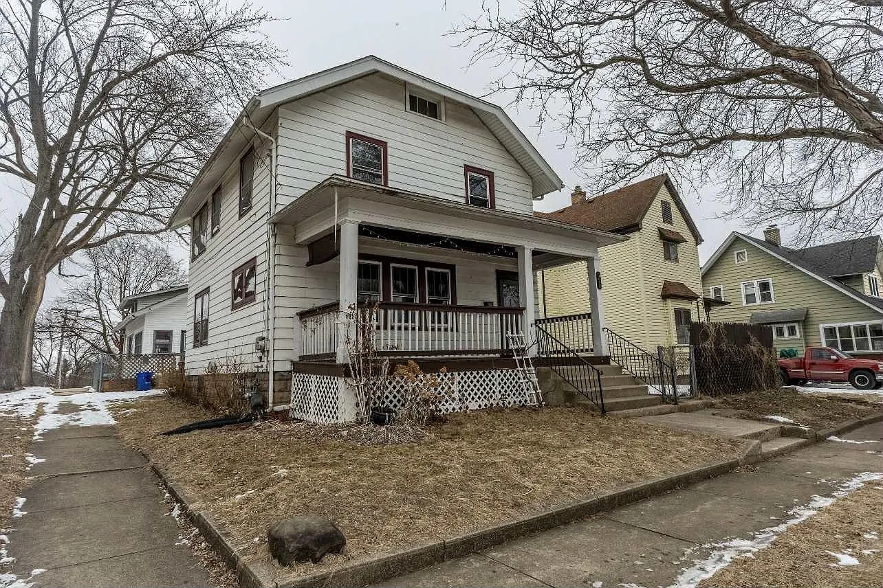 529 Summer St photo 1