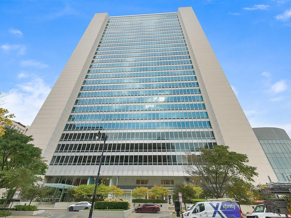 1st image of 500 W Superior St Unit 2106