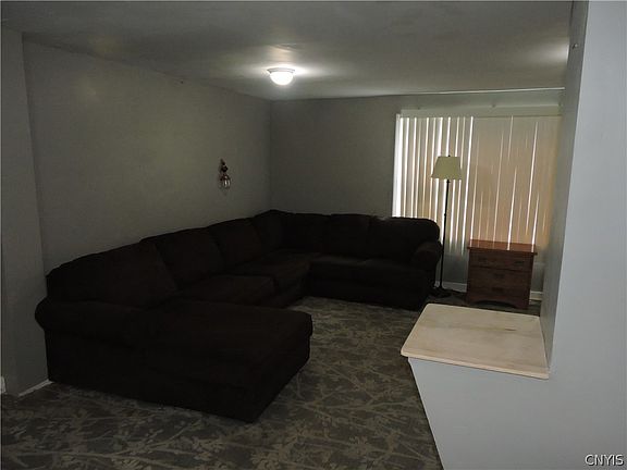 3rd image of 215 Pattison St