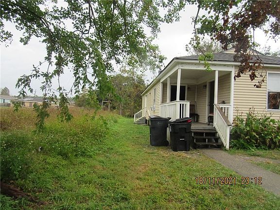 3rd image of 4819-21 Laine Ave