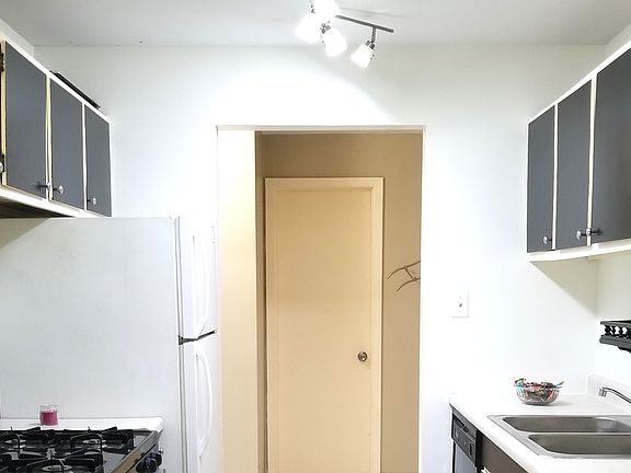4th image of 8905 Knight Ave APT 109