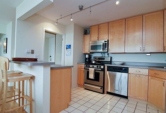 3rd image of 2800 N Lake Shore Dr APT 3906