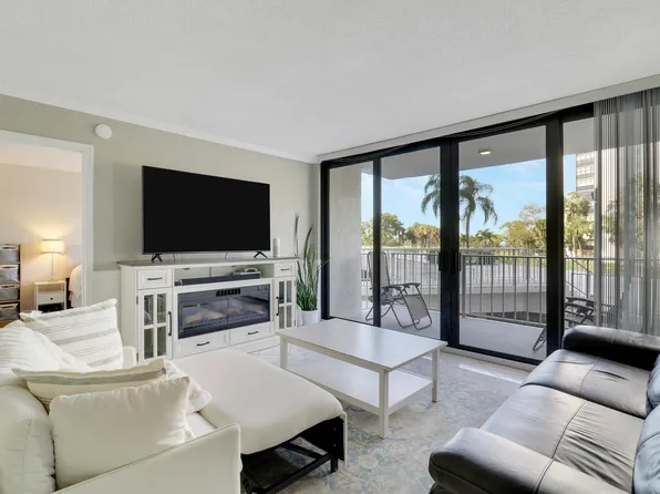 336 Golfview Road #214, North Palm Beach, FL 33408