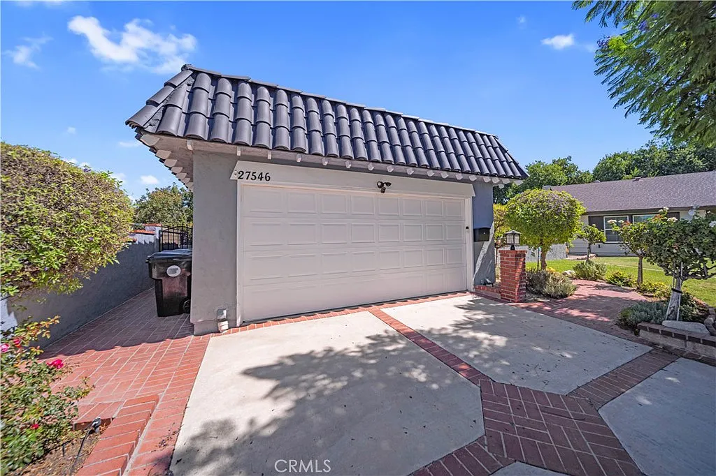 4 bed, 1745 sqft, $4,300 — Photo 3