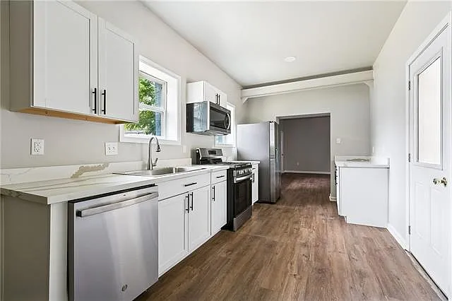 1323 Pauline St — Photo 6