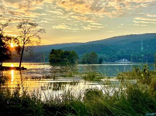 2842 Lake Forest Dr N, Gadsden, AL 35907