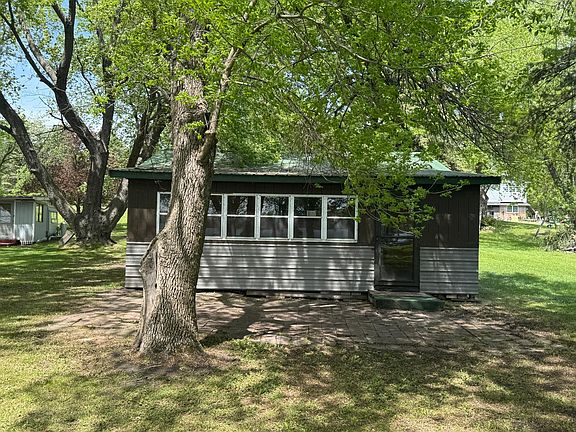 2nd image of 31510 Landing Dr