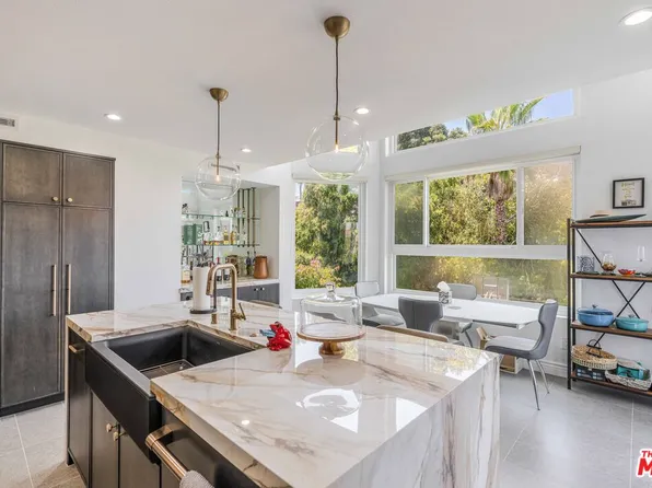 30 Reef St APT 2, Marina Del Rey, CA 90292