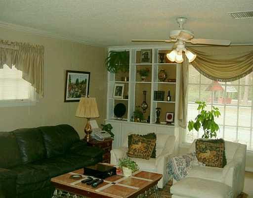 5th image of 14 Whipporwill Rd