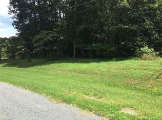 5541 Alma Dr, Winston Salem, NC 27105