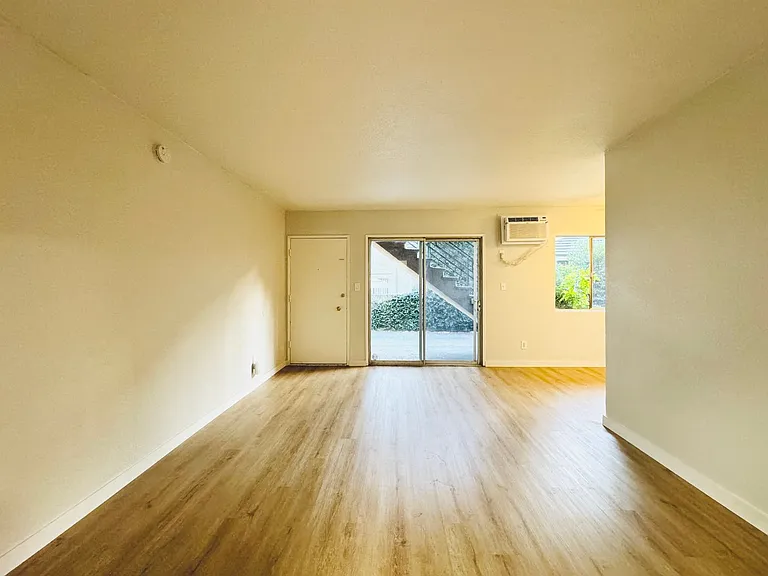 80 N Bonnie Ave — Photo 9