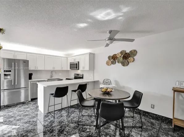 9851 NW 6th Ct, Plantation, FL 33324