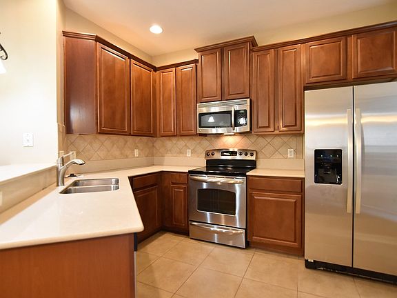 4th image of 208 Windflower Way