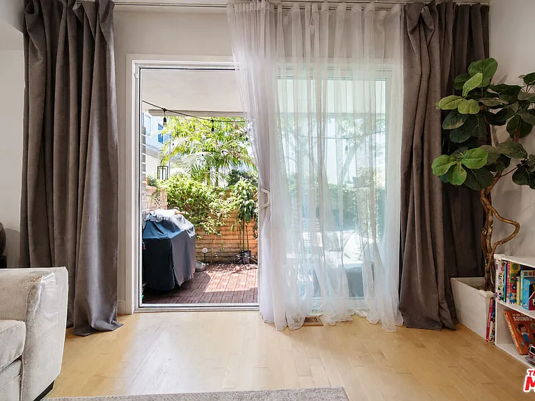 4733 S La Villa Marina #C — Photo 6