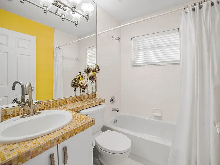 1256 Lake Breeze Dr — Photo 33