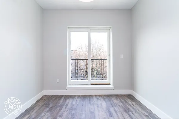 Rented by MySpaceNYC | media 22