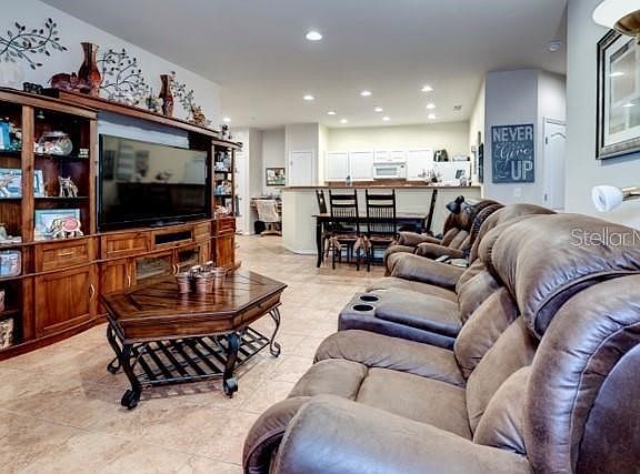 3rd image of 1600 Villa Capri Cir APT 111