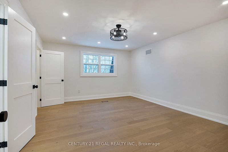 Burlington House for rent - 4 Bedrooms — photo 26