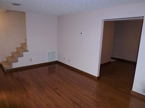 3rd image of 1800 Seminole Dr APT 6