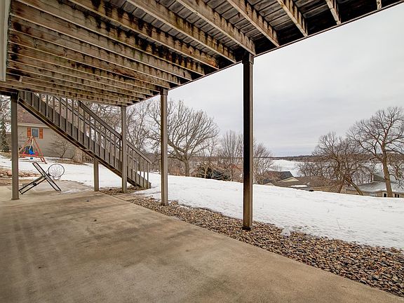 5th image of 17087 Basswood Ln