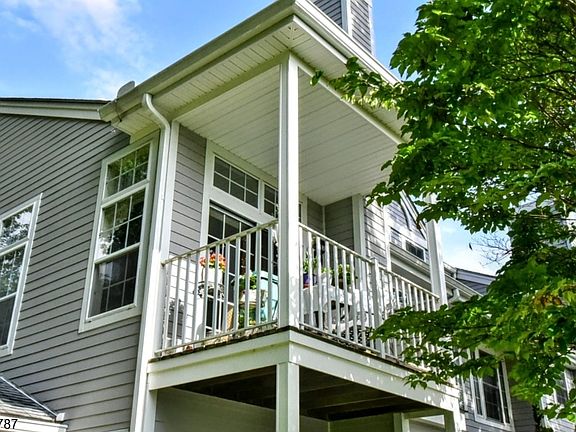 3rd image of 1098 Devon Ct #1098