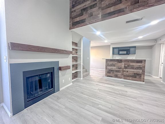 3rd image of 6663 S Victor Ave Unit H214