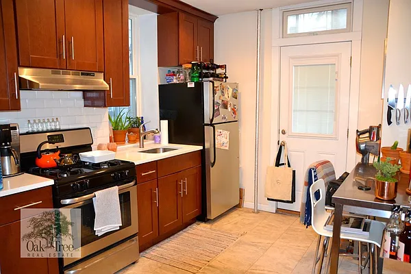 Rented by Oak Tree LLC | media 25