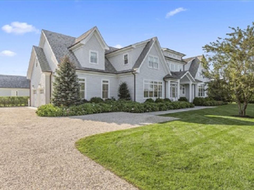 1st image of 125 Bay Ln