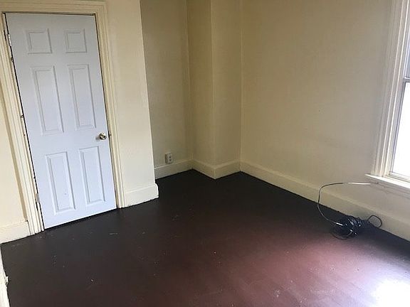 4th image of 8 S 18th St Unit 2