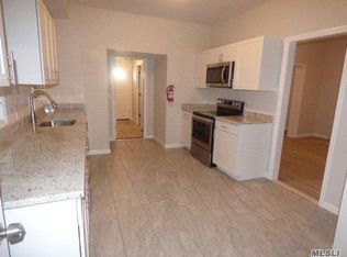 15 Union Pl, Roosevelt, NY 11575