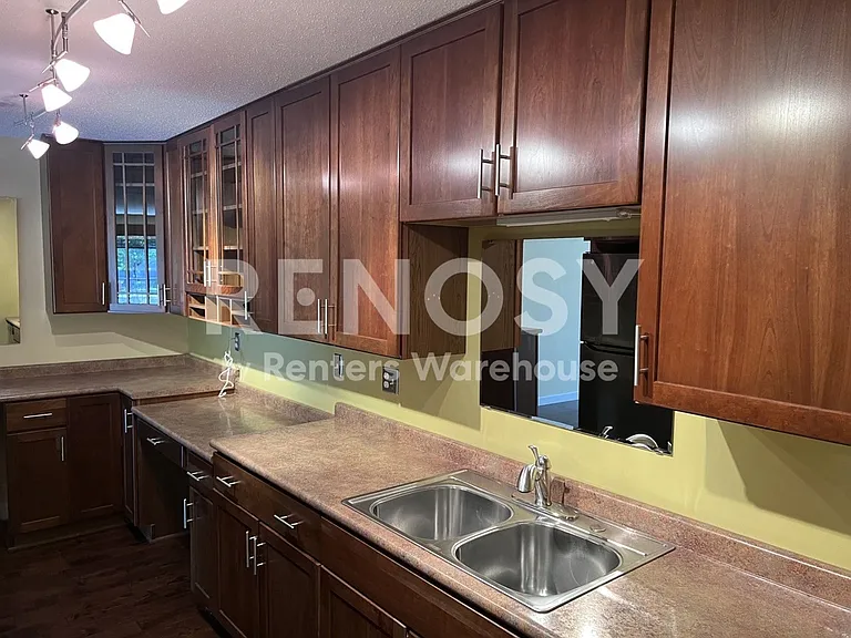 1304 W Medicine Lake Dr #118 — Photo 25