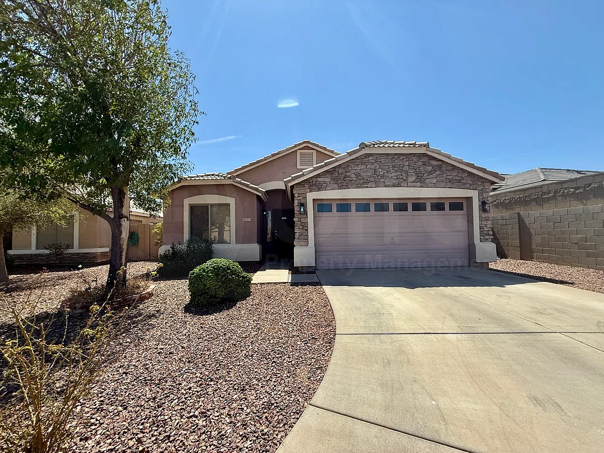 3 bed, 2.0 bath, 1516 sqft, $1,900 — Photo 1
