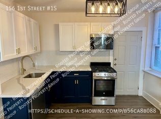 156 1st St #1S, Troy, NY 12180