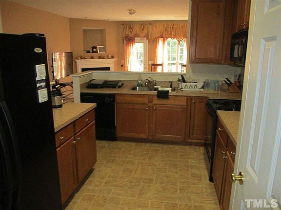 4th image of 407 Sunland Dr