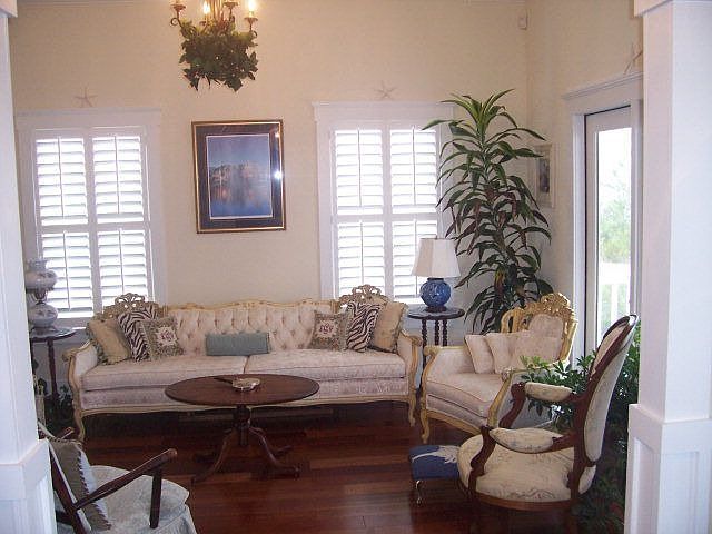 1st image of 1356 W Lagoon Ave