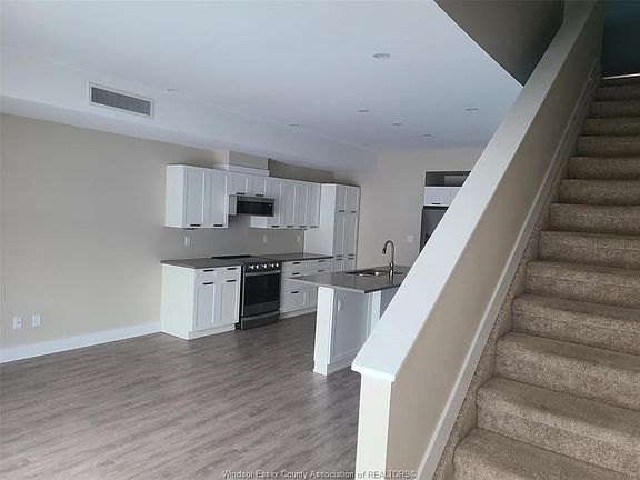 5th image of 550 Sandison St #23