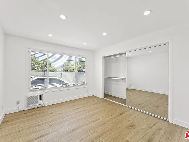 2901 4th St #212 — Photo 17