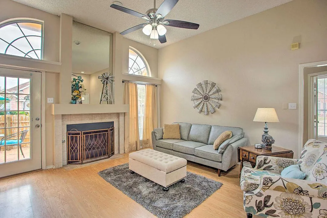 3 bed, 1350 sqft, $7,500 — Photo 1