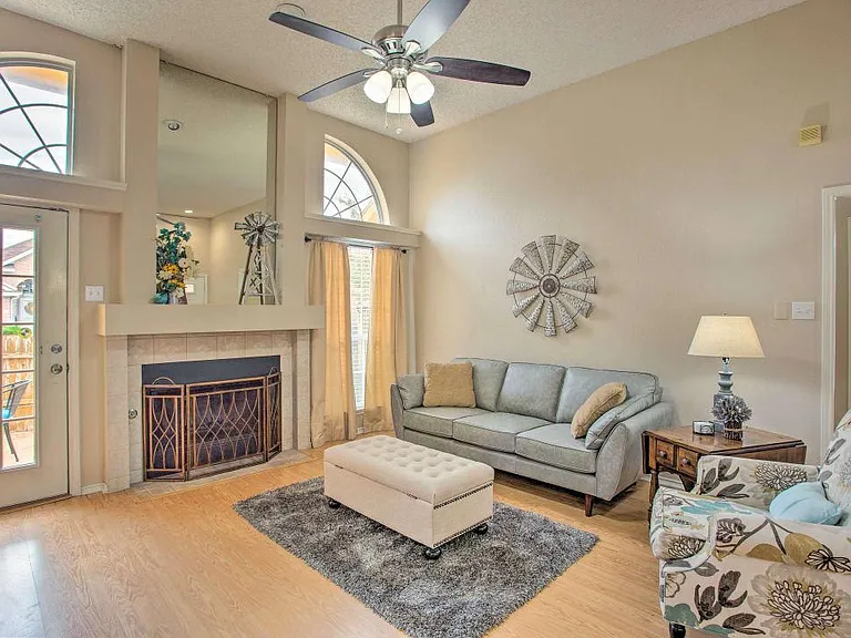 6325 Wildhaven Dr — Photo 1