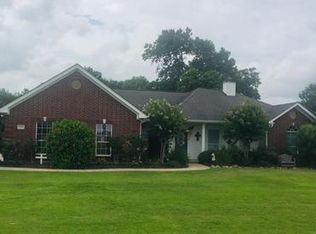 225 Chestnut Ave, Winnie, TX 77665