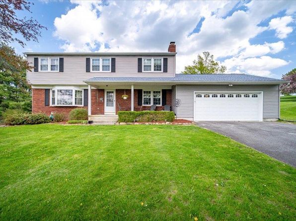 24 Hickory Drive, Campbell Hall, NY 10916
