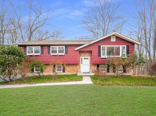 7 John Perry Dr, Danbury, CT 06811