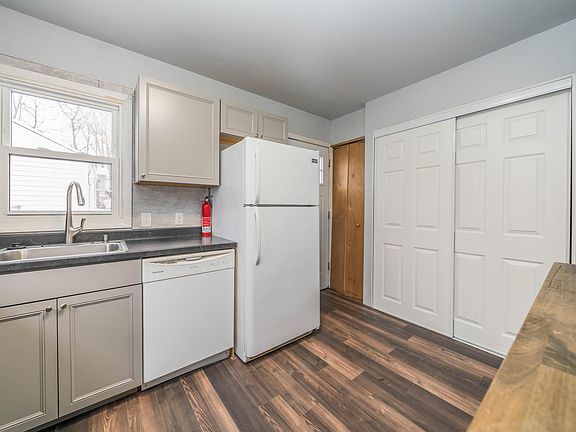 3rd image of 5812 Dakota Ave