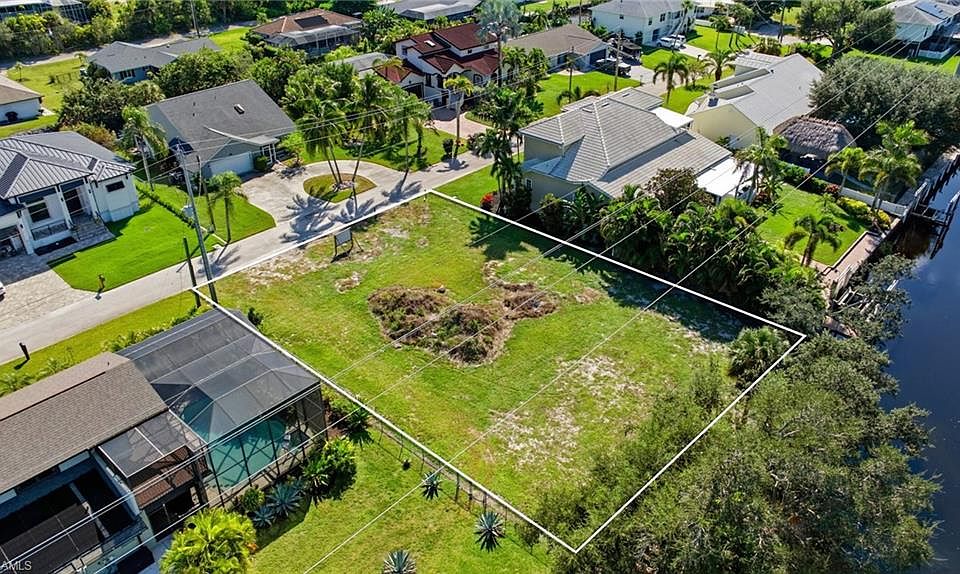 1st image of 27090 Holly LN