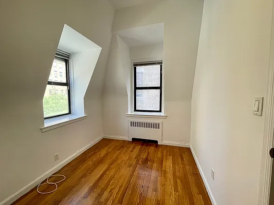 Rented by Compass | media 12