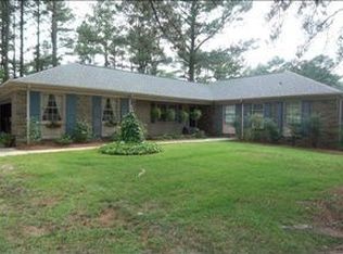 312 Pineland Dr, Goldsboro, NC 27534