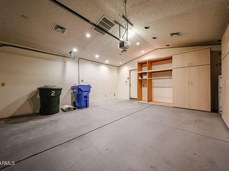 3305 E Wildwood Dr — Photo 36
