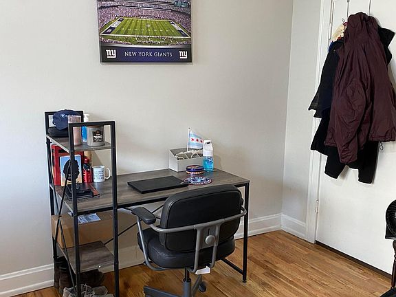 4th image of 2530 N Sacramento Ave APT 306
